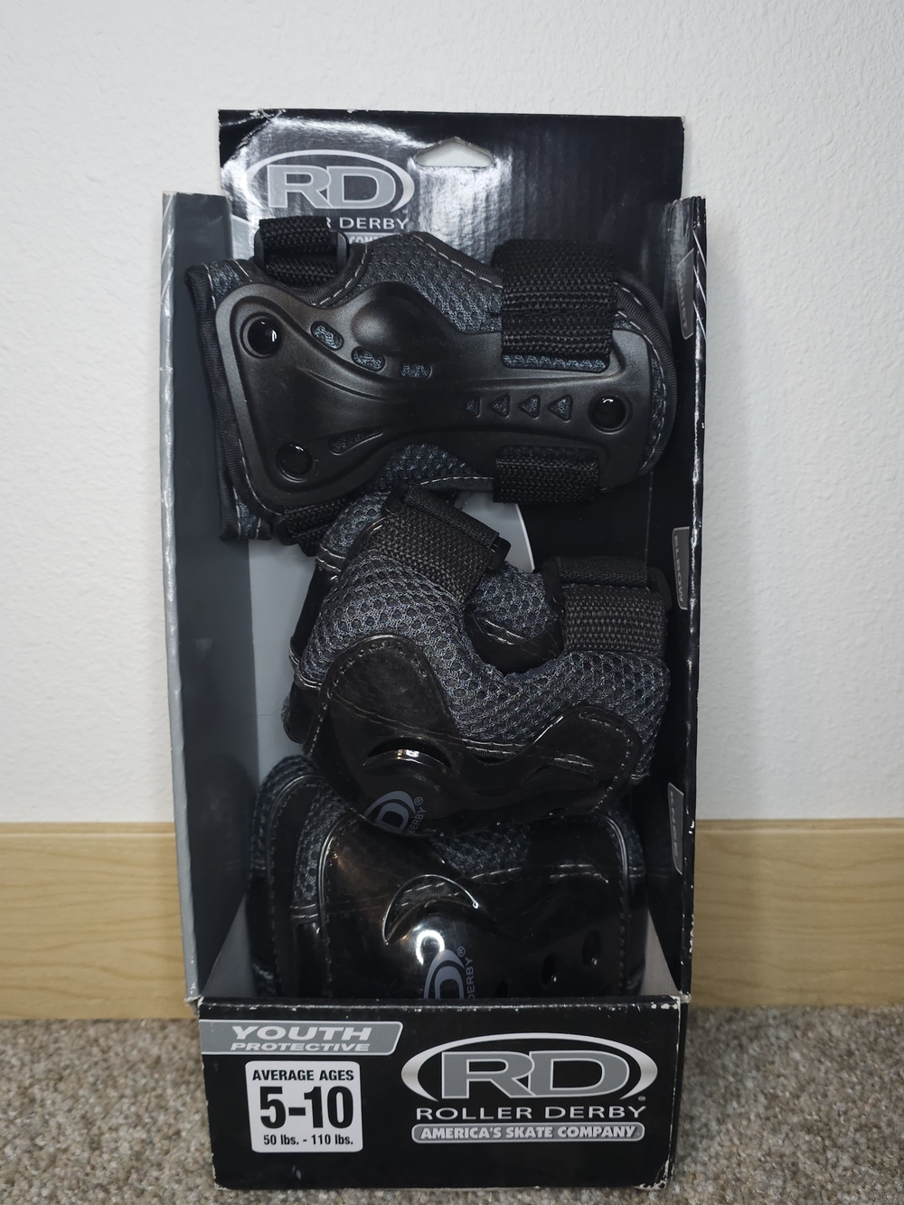 Roller Derby Youth Protective Pad Set - Black/Grey